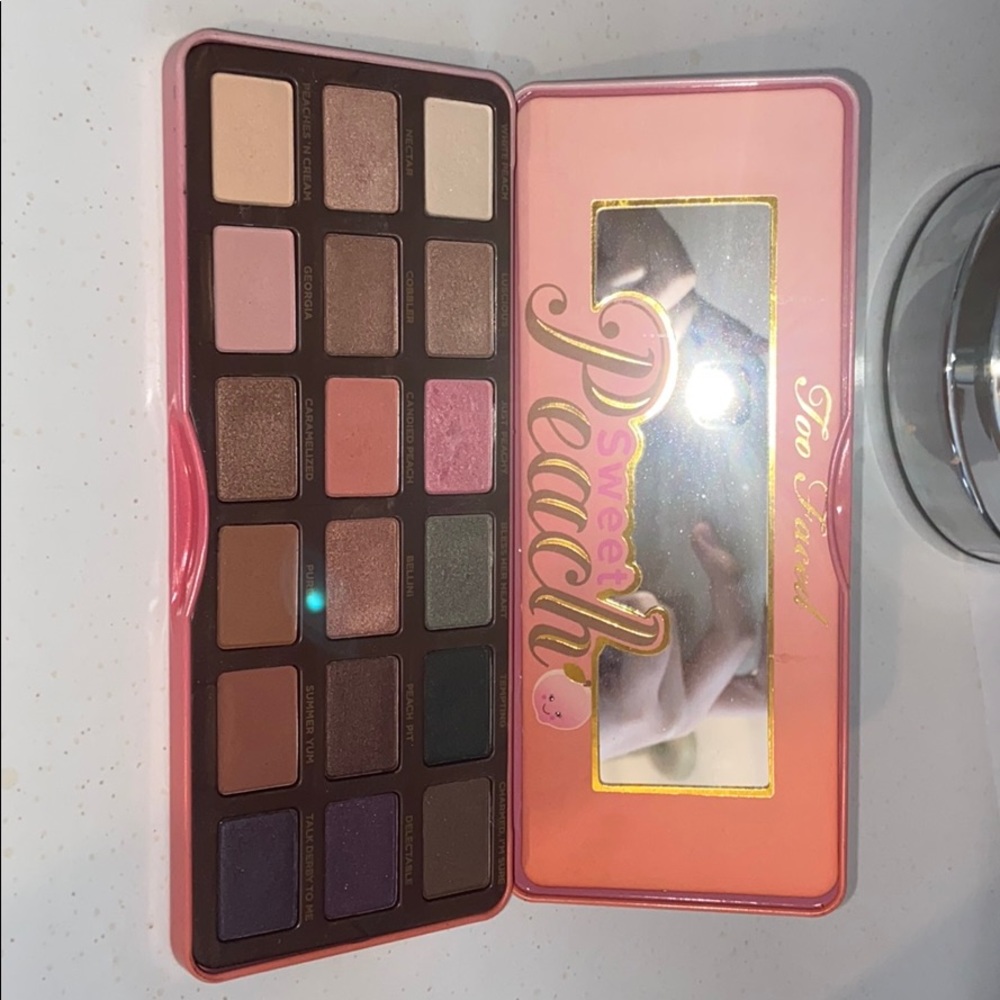 TOO FACED SWEET PEACH EYESHADOW PALLET